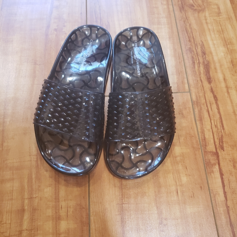 Chinese Laundry jelly flip flops